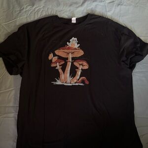 Black short sleeve T-shirt